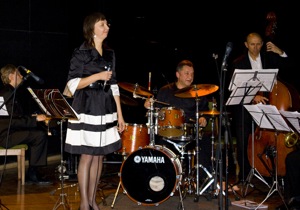 IMG_7204 Vokāliste Inga Bērziņa un mūziķi